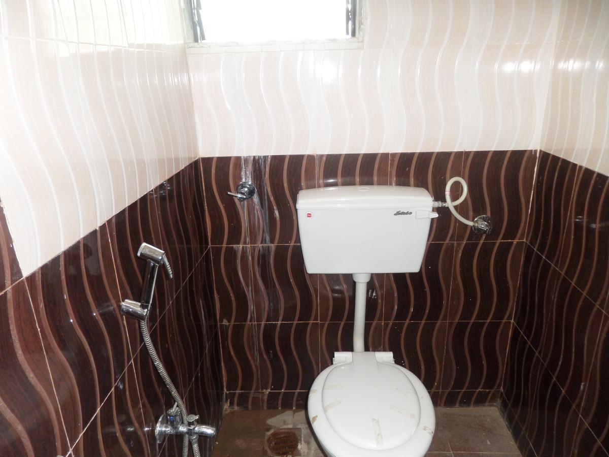 Hotel Riya-Raj Lodging Titwala Habitación foto